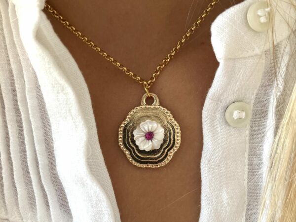 collier pendentif fleur