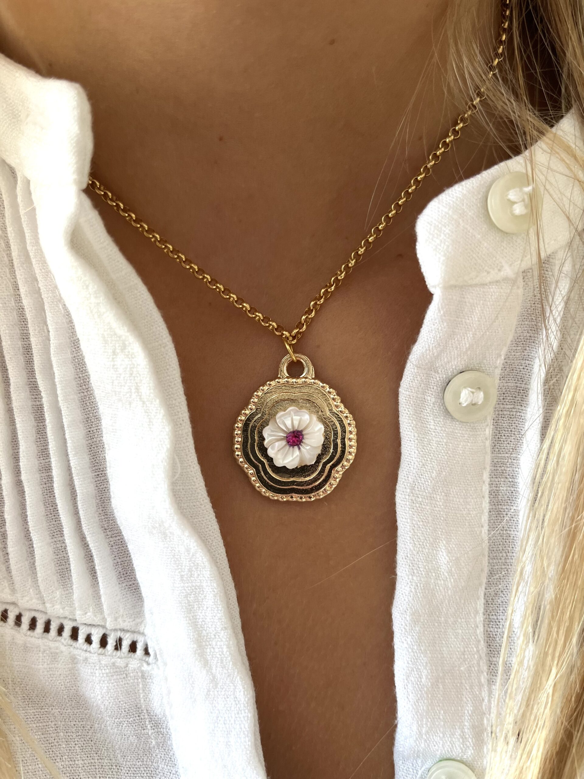 collier pendentif fleur