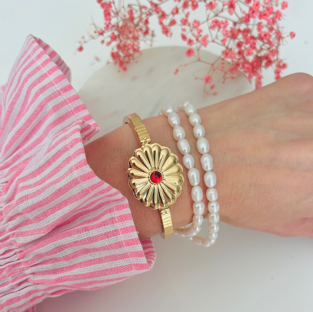 Bracelet floral et sa perle lumineuse