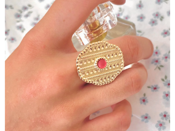 Bague femme élégante et raffinée