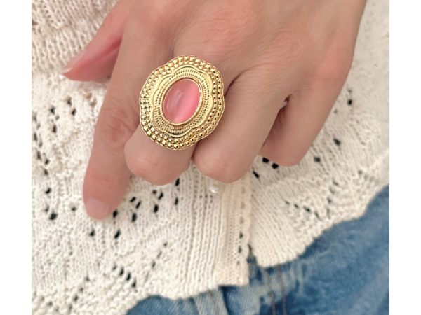 Bague femme & sa pierre rose lumineuse
